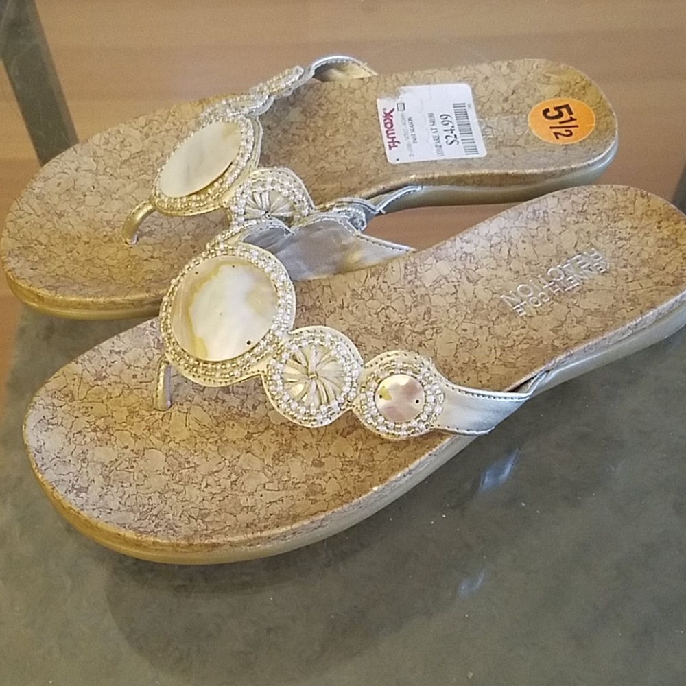 Sandals - Picture 2 of 5